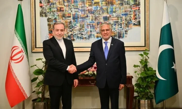 Pakistan Foreign Minister Ishaq Dar discussing regional cooperation and security with Iranian Foreign Minister Abbas Araghchi via phone