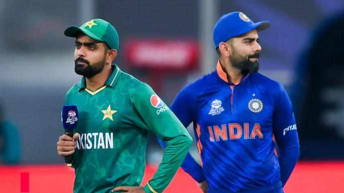 Pakistan May Boycott T20 World Cup 2026 Over Bangladesh’s India Travel Dispute Pakistan and Bangladesh cricket teams during a match ahead of T20 World Cup 2026 venue dispute