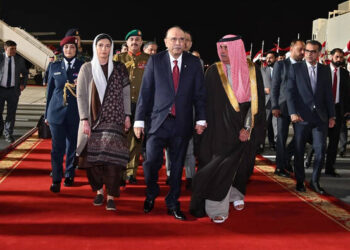 President Asif Ali Zardari welcomed in Bahrain during official visit to strengthen trade, defense, and investment ties